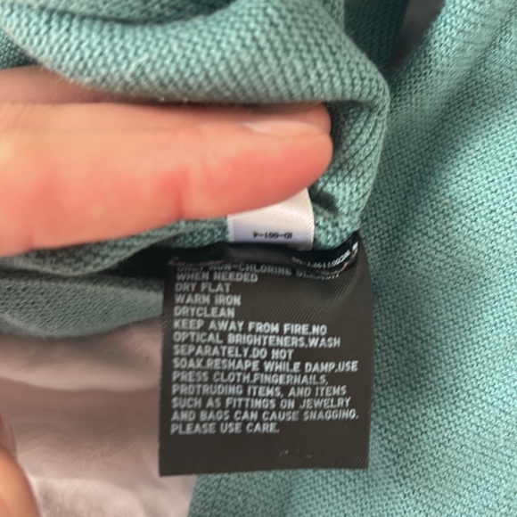 Uniqlo Seafoam blue/green 3D long sleeve knit sweater, GUC - Picture 4 of 4